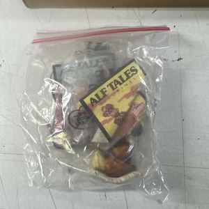 3) Figuras de juguete de comida para niños Wendy's ALF TALES SIN ABRIR Alladin y 2) Caperucita Roja - Imagen 1 de 4