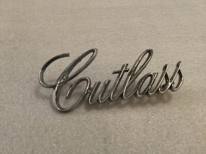 CUTLASS METAL CAR EMBLEM BADGE - Picture 1 of 4
