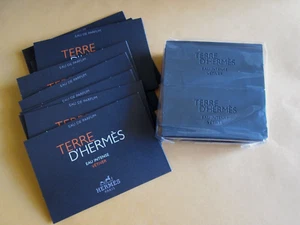 SET DI 10 BUSTINE PROFUMO IN GOMMA TERRE D'HERMES EAU INTENSE VETIVER PREPROFUMATE - Foto 1 di 5