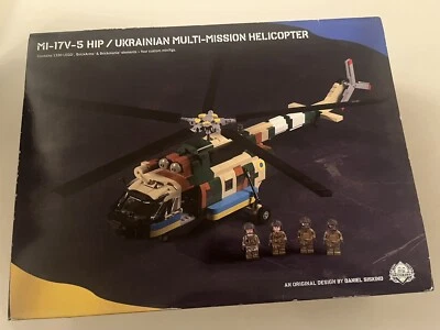 Brickmania Mi-17V-5 Hip - Helicóptero multimisión ucraniano Foto 1 de 2