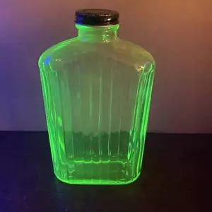 Vaseline Glass Depression Glass Water Bottle 1930s Antique Uranium Vintage JP - Picture 1 of 10