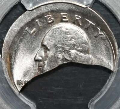 MINT ERROR No Date Washington Quarter 47% Curved Clip PCGS-MS64 RARE - Image 1 of 4