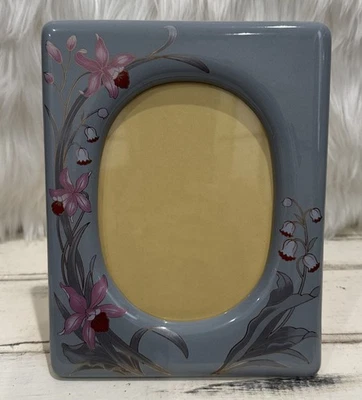 Vintage 80’s blue grey Floral glass photo frame 6x8 Frame 4x5.5 Pic Japan - Image 1 of 4