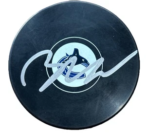 Braeden Cootes Vancouver Canucks Signed NHL Logo Puck COA - Bild 1 von 1