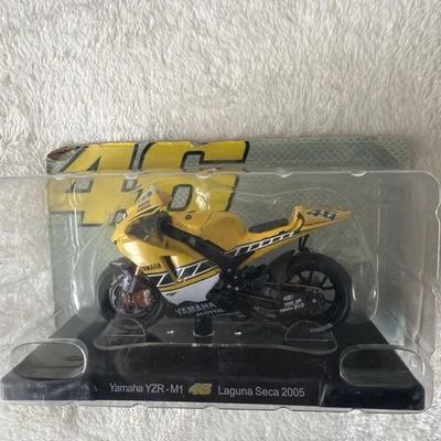Valentino Rossi Yamaha YZR-M1 Laguna Seca 2005   1:18 Scale  - Image 1 of 4