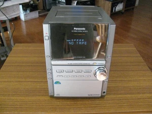 Panasonic SA-PM18 5 CD Cambiador Cubierta Receptor Nuevas Cinturones Probado Funciona Sin Control Remoto - Imagen 1 de 12