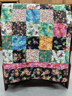 Edredón de retazos de colibríes hecho a mano 59" x 72" tamaño de tiro de sofá, edredones en venta Foto 1 de 4