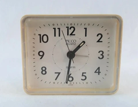 Vintage Picco Quartz Travel Alarm Clock (70s) Japan Cover