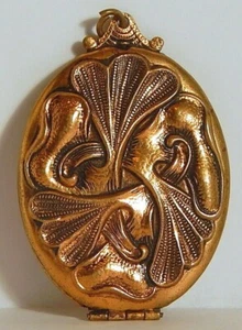 ART NOUVEAU GILDED BRASS LG LOCKET PENDANT REPOUSSE DOUBLE PHOTO - Picture 1 of 5