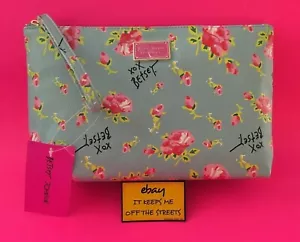 ❤️BETSEY Johnson LARGE ROSES Wristlet Clutch Kosmetik Reisetasche Handtasche❤️ - Bild 1 von 9