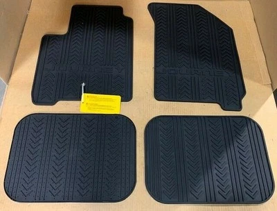 适合 2009 - 2010 道奇旅行地板 - 1ST & 2ND ROW MAT 82210816AB - 全新原始设备制造商 — 第 1/3 张图片