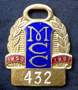 1960-1961 MELBOURNE CRICKET CLUB MEMBERS BADGE 432 SEASON ENDS 31ST AUGUST 1961 - Picture 1 of 4