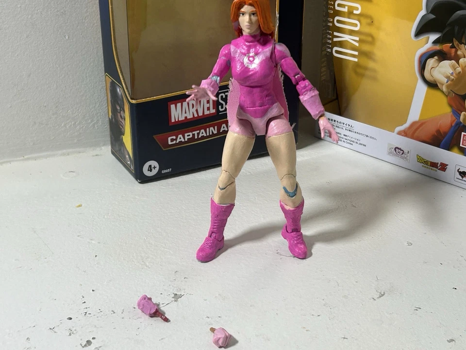 Figura de acción personalizada Atom Eve Invincible 1/12 6" Foto 1 de 2