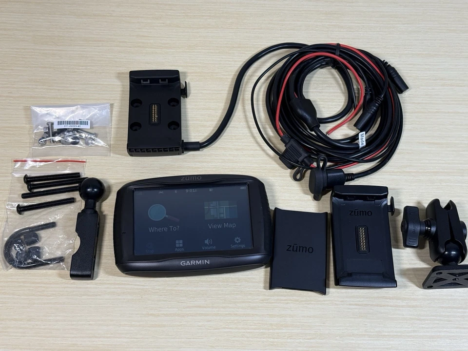 Garmin Zumo 595LM (Lifetime Maps) Motorcycle - Auto GPS Satellite Navigation - Image 1 of 4