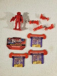 Omega Virus 2.5" Commando Probe Token Game Part Pieces MB 1992 Red Negatron - Picture 1 of 2