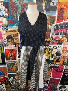 Vintage 70s-80s Black White Polka Dot V-Neck Fit & Flare Dress Women Sz 4 - Picture 1 of 13