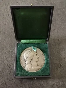 MEDAILLE ARGENT 1916 63g 51mm PREVOYANCE SOCIALE & HABITATION A BON MARCHE - Picture 1 of 6