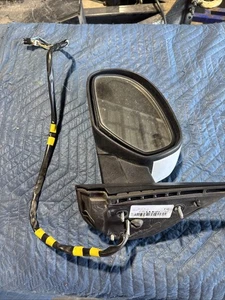 07-14 OEM Tahoe Sierra Silverado Driver MIRROR WHITE,POWER,HEAT,TURN SIGNAL,LFT - Picture 1 of 8