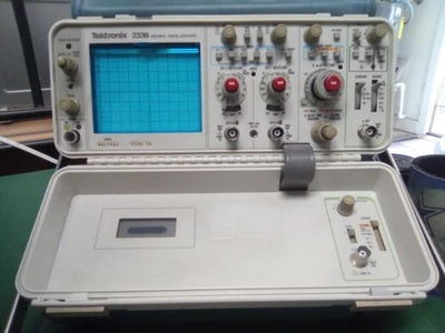 Osciloscopio Tektronix 2336 Foto 1 de 4