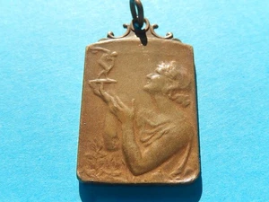 Medaille JOURNAL LE SOIR ( VOLE ? ) CROSS 1944 WW2 WWII ou juste après guerre ? - Imagen 1 de 3