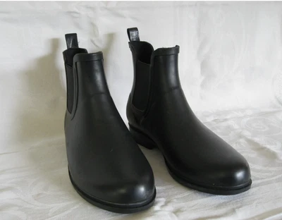 Womens GAP True Black Rubber Rain Bootie Size 8 US - Image 1 of 4