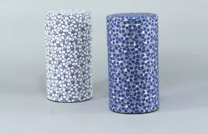 Runde Teedose Kakizume japanisch blau weiß Seidenpapier - Bild 1 von 1