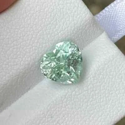 AAA+ 2 Ct Heart Cut Fancy Green  Diamond Loose VVS1 Loose Gemstone 8x8 MM - Image 1 of 4