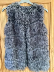 Primark Faux Fur Waistcoat Edge To Edge Gilet - Size small 10-12 Knitted Back - Picture 1 of 2