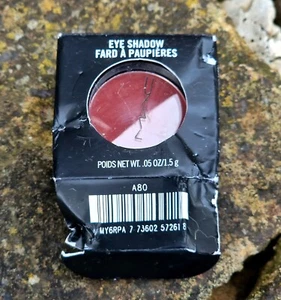 MAC Beautiful Single Dark Burgundy Eyeshadow Haute Sauce Matte 1.5g - Picture 1 of 6