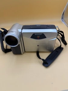 Sharp VL-A110 LCD Viewcam 8 Video Camera With AC Adapter AV Cables & Remote Work - Imagen 1 de 9