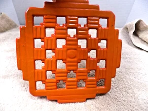 VTG DESCOWARE TRIVET 8X8 BELGIUM RED ORANGE CAST IRON ENAMEL MCM RETRO RARE - Picture 1 of 4