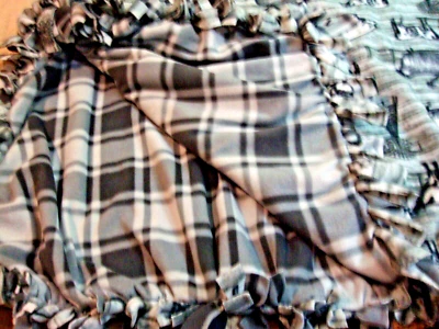 ¡Nuevo! Manta polar atada a mano 60x48" reversible a cuadros + animales de granja #2 923 Foto 1 de 4