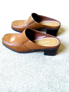 NATURALIZER DAMENSCHUHE BRAUN SLIPPER MIT ABSATZ GR. 10.  Akron Sattel Tan Lea - Bild 1 von 8