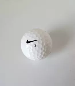 Pelota de golf color blanco NIKE #2 usada - Imagen 1 de 3