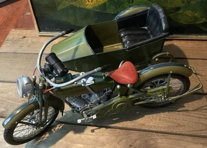 Metall 1917 Harley Davidson 3 Gang V Twin Modell F - mit Beiwagen 1/6 Nachbau LESEN - Bild 1 von 7