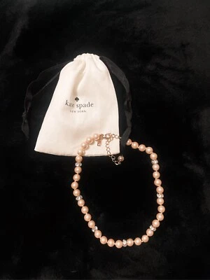 Collar de perlas mermelada Kate Spade Lady (bolsa antipolvo incluida). Foto 1 de 3