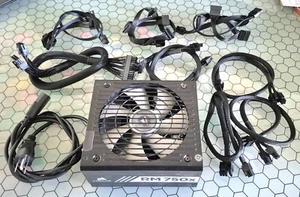 Corsair RMx Series RM750x 750W 80 PLUS Gold Fully Modular ATX PSU +cables - Afbeelding 1 van 9