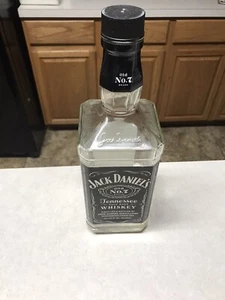Jack Daniels Antiguo No. 7 botellas de vidrio vacías de 1 litro de whisky Tennessee con tapa - Imagen 1 de 3