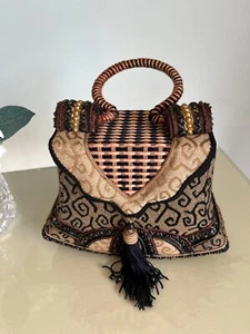 Exquisite Mary Frances braun, hellbraun & schwarz Ringhenkel Handtasche mit Perlen Quaste - Bild 1 von 10
