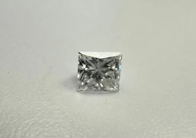 Diamante natural de 1,00 quilates | Certificado GIA | Forma - Princesa | Color - E | VS2 Foto 1 de 4