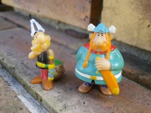 KINDER ASTERIX: ABRARACOURCIX + ASTERIX monobloque, très bon état, voir photos - Picture 1 of 2
