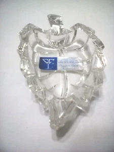 Leaf Trinket Ring Salt Dish 24% Lead Crystal Glass Industries Yugoslavia EUC - Picture 1 of 9