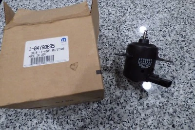 NUEVO ~ GENUINO CHRYSLER OEM-Radiador Ventilador Motor 4798895 04798895 Foto 1 de 4