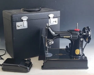 1950 Singer Featherweight 221 Portable Sewing Machine - Picture 1 of 17