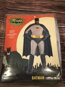 Costume Batman Classic Serie Tv Adulto Più 2xl (48-52) - NUOVO - Foto 1 di 2