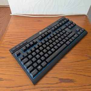 Corsair K63 Mechaniczna klawiatura gamingowa Niebieskie tylne światło - Zdjęcie 1 z 8