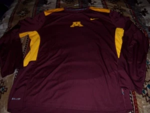 UNIVERSITY OF MINNESOTA GOPHERS   NIKE   DRI FIT  LONG SLEEVE SHIRT MEDIUM  - Picture 1 of 3