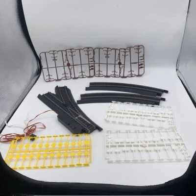 Life Like Power-Loc  Right Hand Switch 2 Straight Track Signs Telephone Poles - Image 1 of 4