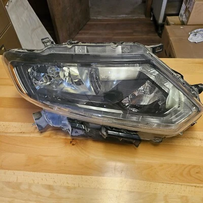 Conjunto de faros de pasajero usados OEM Nissan Rogue 2014-17 26010-4BA0A Foto 1 de 4