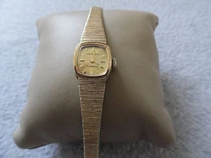 Vintage Wind Up Geneve 17 Jewels Ladies Watch - Picture 1 of 4
